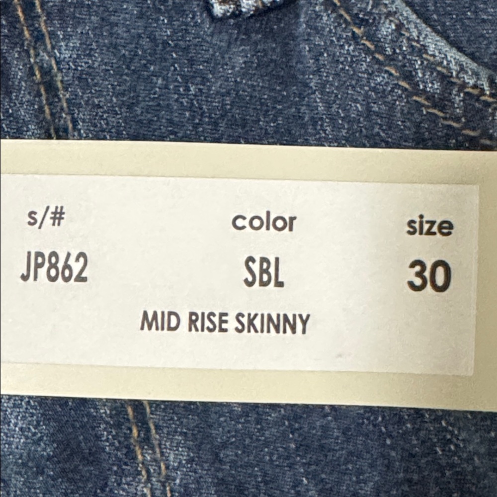 NWT JUSTUSA Mid Rise Skinny jeans. Size 30 - Picture 8 of 9
